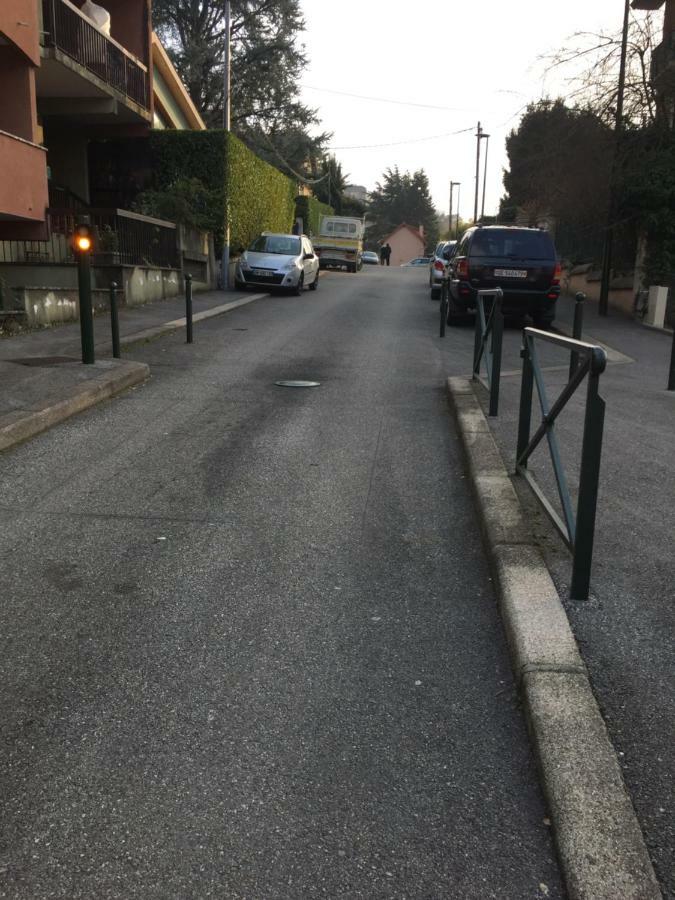 Apartment Beau Studio Meuble 25m2 Avec Parking *
