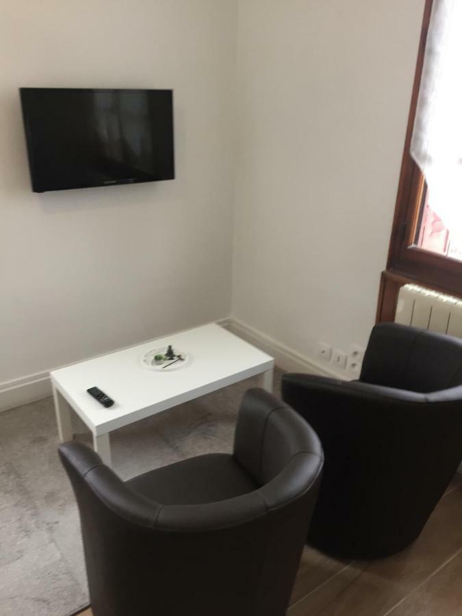 Apartment Beau Studio Meuble 25m2 Avec Parking Aix-les-Bains